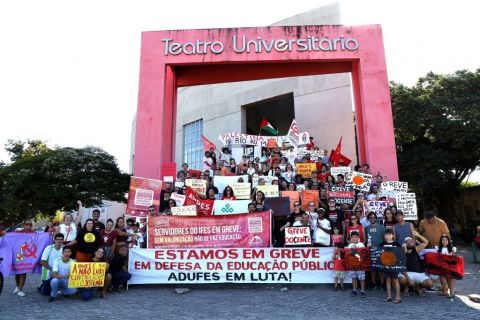 Greve: professores da Ufes aprovam contraposta ao Governo Federal