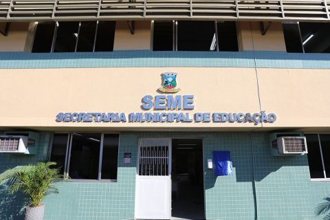 Ministério Público questiona distribuição de bíblias em escolas de Cariacica