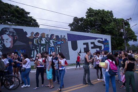 Professores da Ufes vão discutir deflagração de greve a partir de 15 de abril
