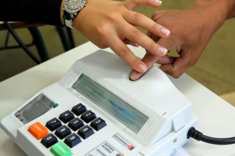 TRE-ES desmente notícia falsa sobre exigência de biometria no processo de votação