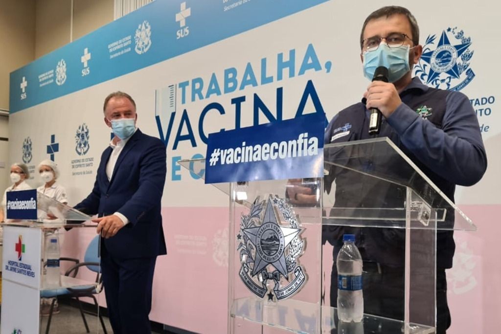 vacina_e_confia_casagrande_e_nesio_rodrigo_araujo_governo_es