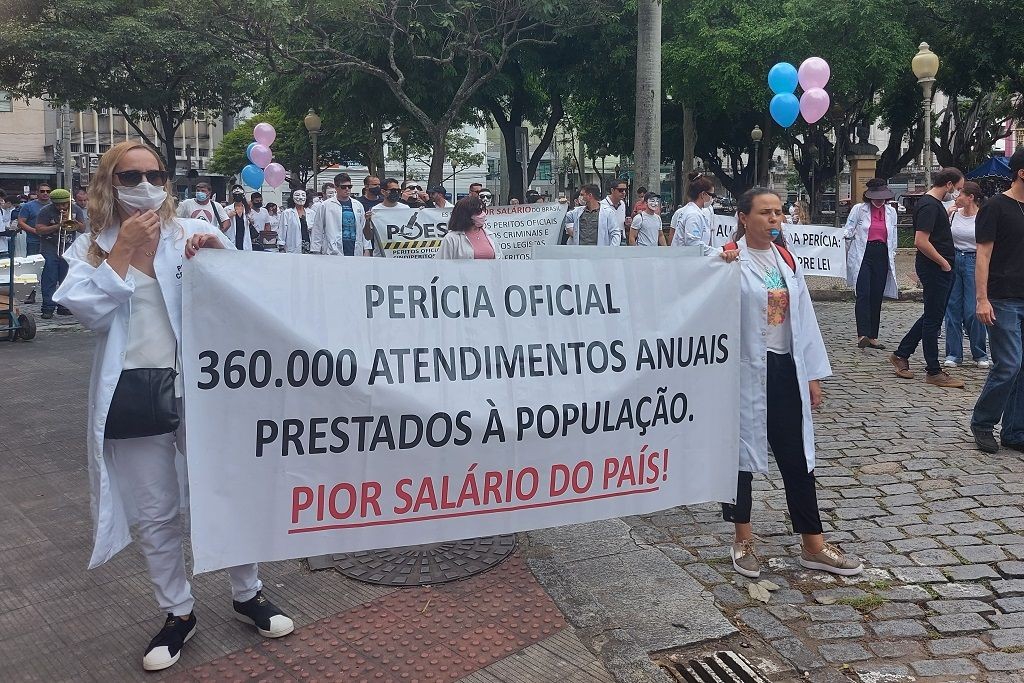 protesto_pericia_FotoElaineDalGobbo