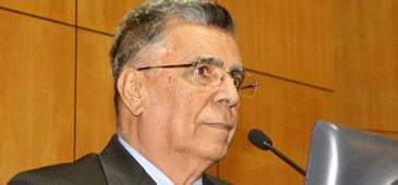Durante sessão na Assembleia, Elcio Alvares sobe o tom das críticas ao Palácio Anchieta