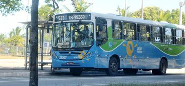 Botão  do pânico, GPS e câmeras viram equipamentos obrigatórios para ônibus de Vitória