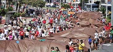 Grito dos Excluídos protesta contra crime da Samarco, Temer e Hartung