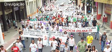 Manifestação unificada reúne categorias em greve nas ruas da Capital