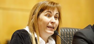 Deputada Aparecida Denadai alerta para a possibilidade de demissões na Garoto