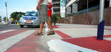 Vila Velha tenta mais uma vez regularizar as calçadas da cidade