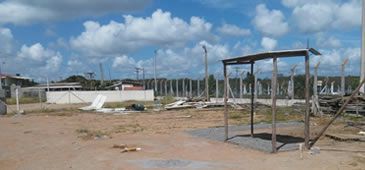 Sem motivo, construção de casas populares em Barra do Riacho está parada há seis meses