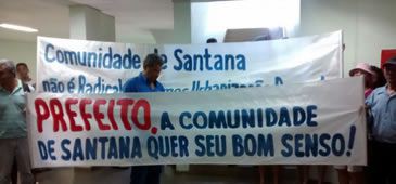 Comunidade de Santana faz protesto na Prefeitura de Cariacica por causa de obras de construtora