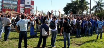 Trabalhadores metalúrgicos aprovam greve a partir de quarta-feira