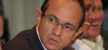 Paulo Hartung coloca em prática 'plano B' para garantir disputa ao governo