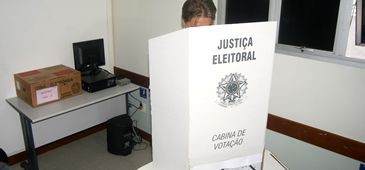 Apenas quatro municípios capixabas terão urnas para voto em trânsito