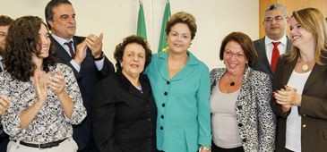 Presidente Dilma Rousseff se emociona ao instalar Comitê de Combate à Tortura