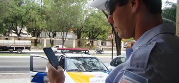 PMs que patrulham Jardim da Penha e Jardim Camburi têm celulares recolhidos