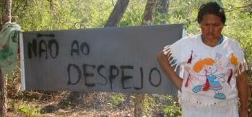 Manifestação em defesa dos Guarani-Kaiowá na Feira do Verde