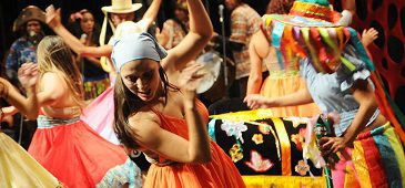 Cia de Dança Andora leva folclore brasileiro para Portugal
