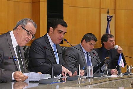 Previdência: deputados aprovam urgência e servidores criticam alíquota de 14%