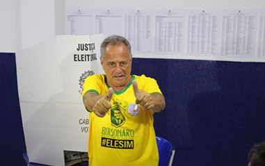 Manato denuncia falha em urnas eletrônicas sem foto de candidato