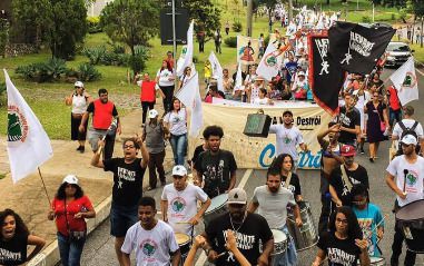 Atingidos capixabas participam de marcha nacional a Brumadinho