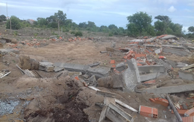 Dez casas são demolidas em ocupação de Guriri