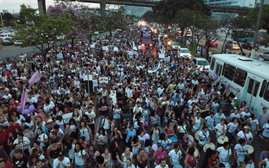Multidão do 'EleNão' protesta em Vitória contra Jair Bolsonaro