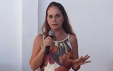 Ex-vereadora articula candidatura à Prefeitura da Serra em 2020